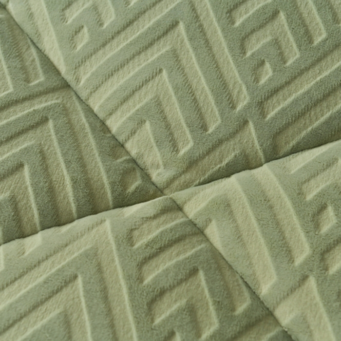 91家纺网 家纺一手货源 找家纺 锦逸家居 2025新款剪花牛奶绒冬被纯色冬被雕花牛奶绒冬被被子被芯春秋被 抹茶绿