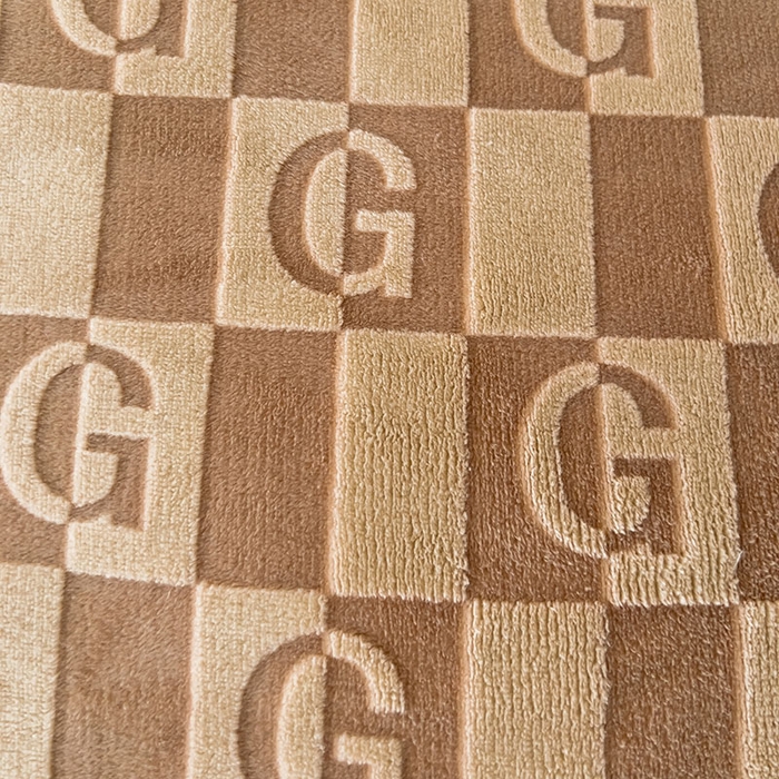 91家纺网 家纺一手货源 找家纺 2024新款简约包边全消光雕花牛奶绒兔兔绒四件套 包边绒 麦格娅 咖