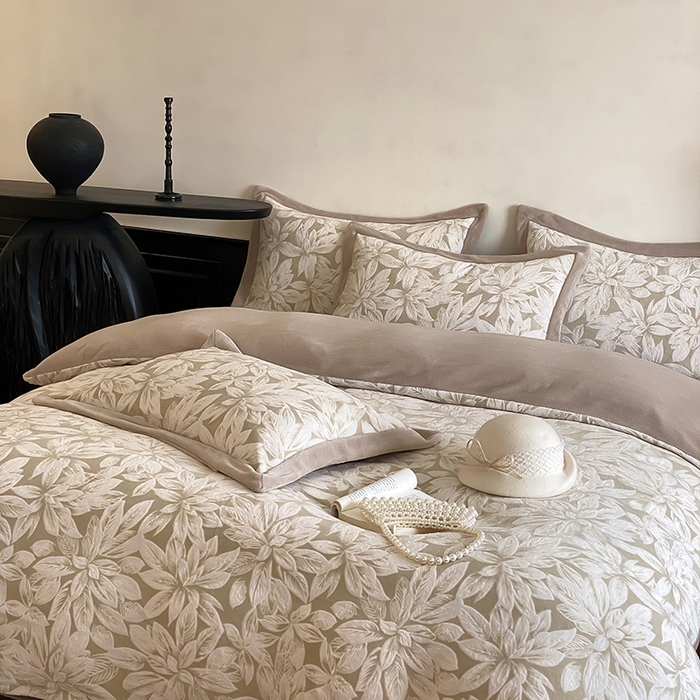 91家纺网 家纺一手货源 找家纺 梦享生活家居 2024新款加厚保暖牛奶绒四件套 春之物语