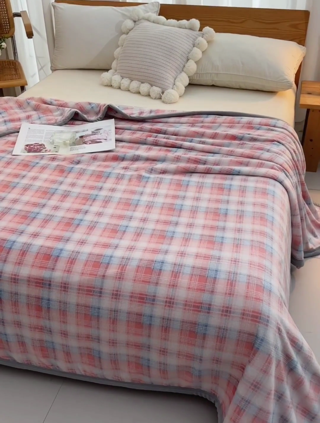 91家纺网 家纺一手货源 找家纺 仟人梦 2024新款A类高克重保暖法兰绒多功能保暖毛毯 格韵粉