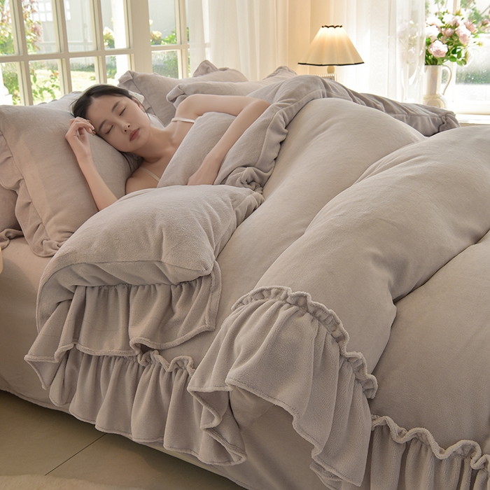 91家纺网 家纺一手货源 找家纺 简爱家纺 2025新款轻奢欧式加厚高克重牛奶绒四件套 薄暮灰