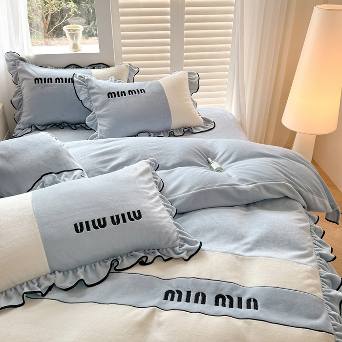 91家纺网 家纺一手货源 找家纺 凯美家居 2024新款牛奶绒刺绣花边四件套-美丽格 美丽格-蓝灰