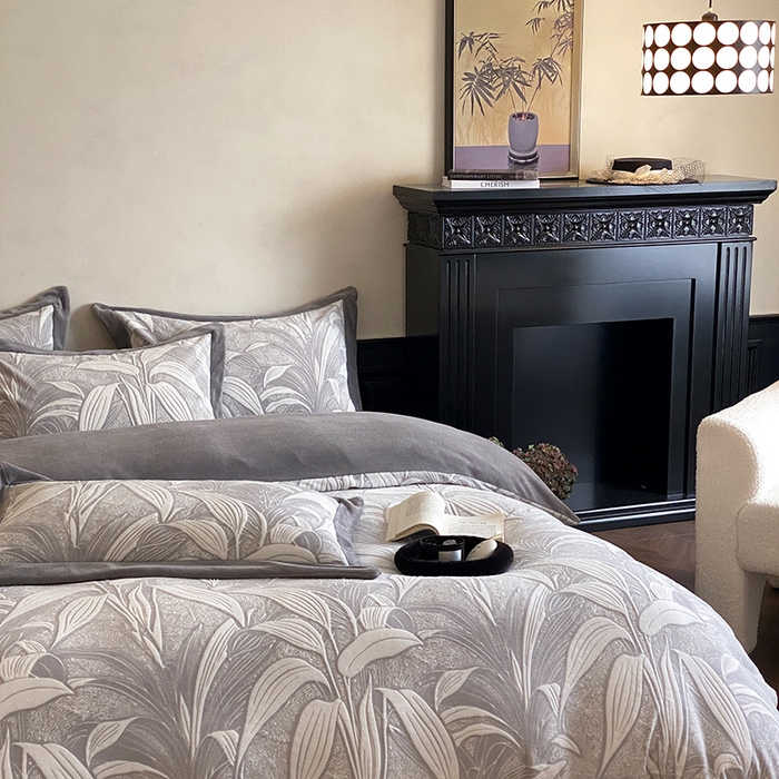 91家纺网 家纺一手货源 找家纺 梦享生活家居 2024新款加厚保暖牛奶绒四件套 叶璃-灰