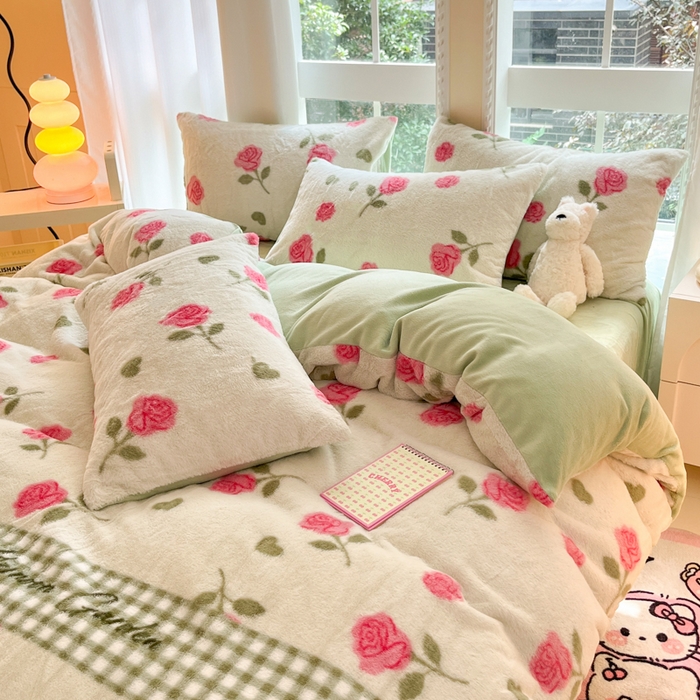 91家纺网 家纺一手货源 找家纺 慕澄家纺 2024新款兔绒牛奶绒加厚保暖印花四件套 浪漫满屋