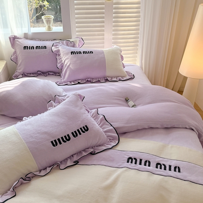 91家纺网 家纺一手货源 找家纺 凯美家居 2024新款牛奶绒刺绣花边四件套-美丽格 美丽格-紫