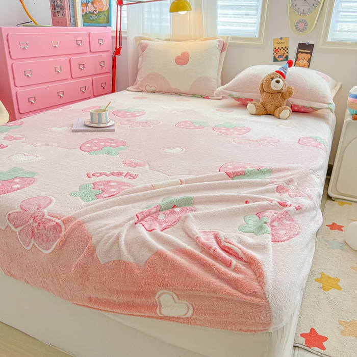 91家纺网 家纺一手货源 找家纺 韩巢家纺 2024新款加厚雪花绒卡通印花保暖床笠三件套 蝶雅