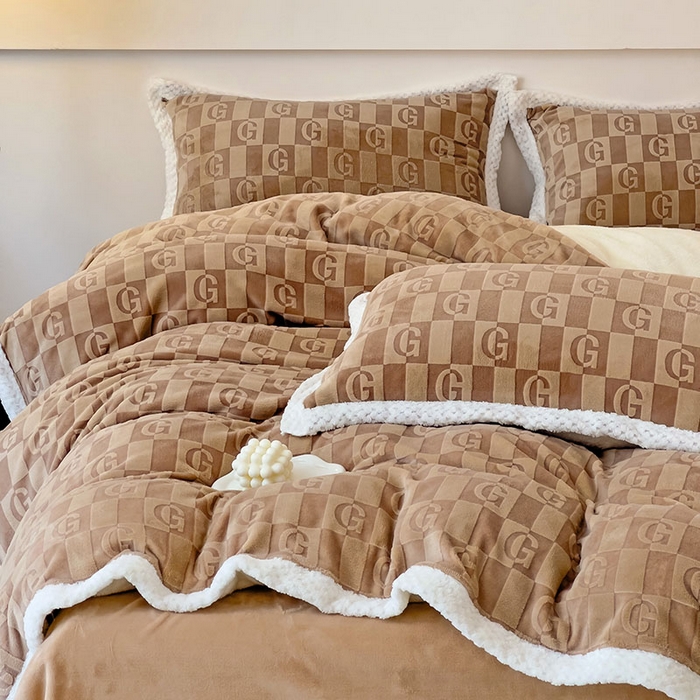 91家纺网 家纺一手货源 找家纺 2024新款简约包边全消光雕花牛奶绒兔兔绒四件套 包边绒 麦格娅 咖