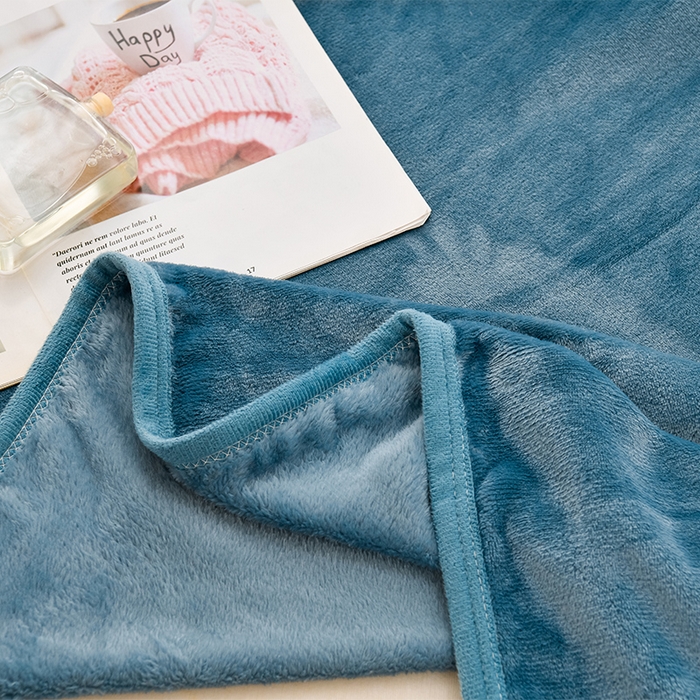 91家纺网 家纺一手货源 找家纺 仟人梦 2024新款A类高克重保暖法兰绒多功能保暖毛毯 雾蓝