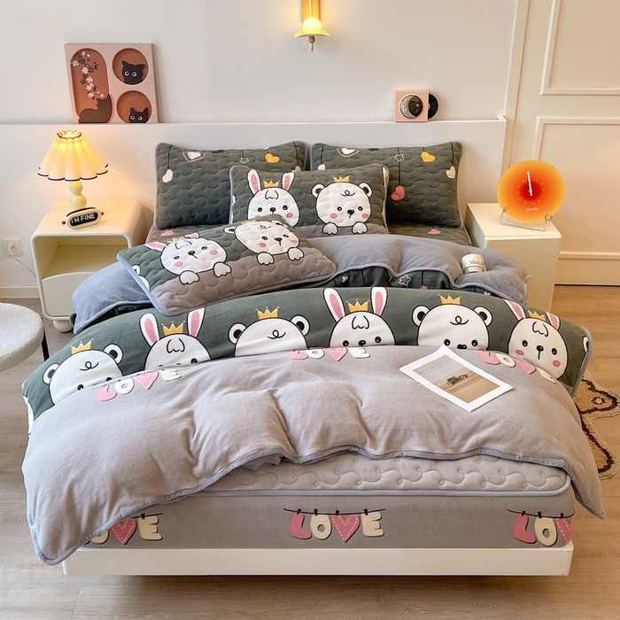 91家纺网 家纺一手货源 找家纺 2024秋冬A类牛奶绒加厚夹棉床笠+牛奶绒被套四件套欢乐派对