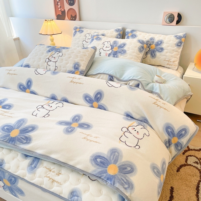 91家纺网 家纺一手货源 找家纺 2024秋冬A类牛奶绒加厚夹棉床笠+牛奶绒被套四件套邻家小兔