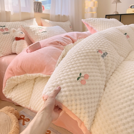 铭宣家居 2024新款A类豆豆绒刺绣款四件套 豆豆绒-樱桃粉