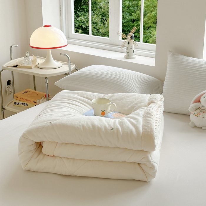 91家纺网 家纺一手货源 找家纺 （总）木楌家居 2025新款全棉A类皱皱纱刺绣手包边豆豆被