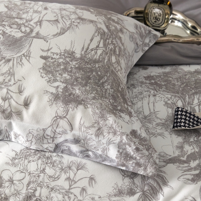 91家纺网 家纺一手货源 找家纺 2025秋冬保暖加厚绒类羽零™绒四件套-【卡米拉】（标准号全网控价(折后券后)不低于159元，（拿货价会员减20元)） 卡米拉灰