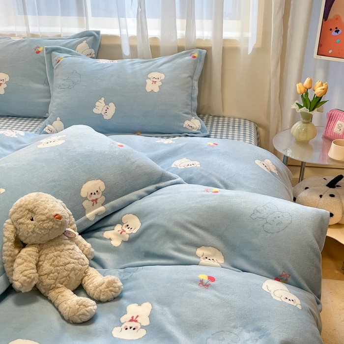 91家纺网 家纺一手货源 找家纺 慕尚家纺 2025新款3.5kg高克重田园花卉类牛奶绒四件套 宝贝熊仔