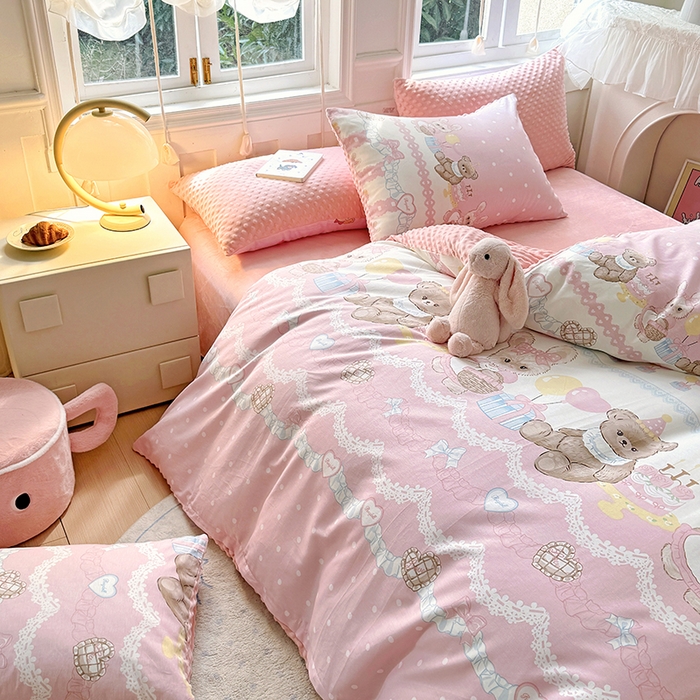 91家纺网 家纺一手货源 找家纺 优迈2024新秋冬加厚保暖全棉+豆豆绒四件套婴儿绒牛奶绒豆豆单被套单人双人加大号棉加绒三件套四件套 萌熊软兔