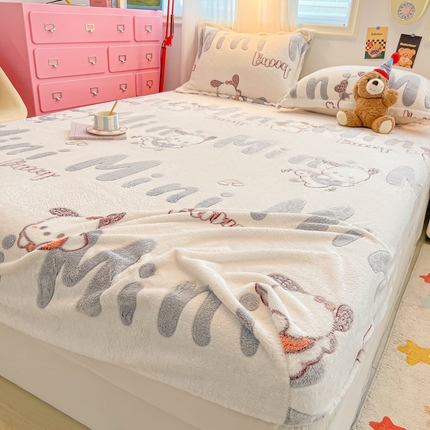91家纺网 家纺一手货源 找家纺 韩巢家纺 2024新款加厚雪花绒卡通印花保暖床笠三件套 米菲