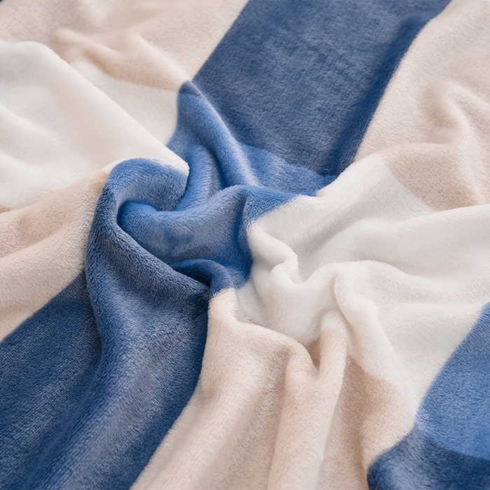 91家纺网 家纺一手货源 找家纺 仟人梦 2024新款A类高克重保暖法兰绒多功能保暖毛毯 蓝大格