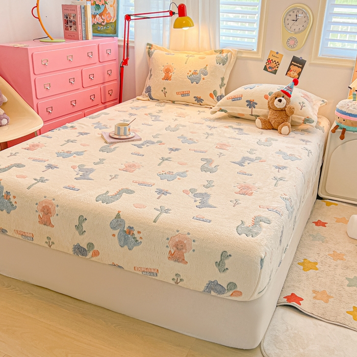 91家纺网 家纺一手货源 找家纺 韩巢家纺 2024新款加厚雪花绒卡通印花保暖床笠三件套 恐龙宝贝(绿)