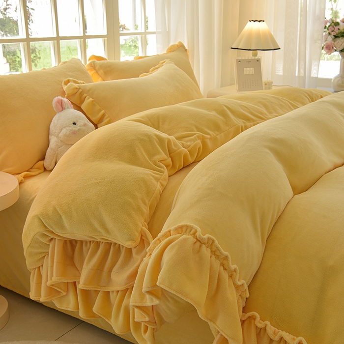 91家纺网 家纺一手货源 找家纺 简爱家纺 2025新款轻奢欧式加厚高克重牛奶绒四件套 芝士黄