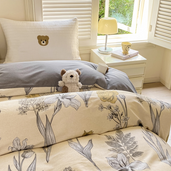 91家纺网 家纺一手货源 找家纺 优品阁 2024新款亲肤舒适全棉磨毛四件套学生三件套系列  且听风铃-灰