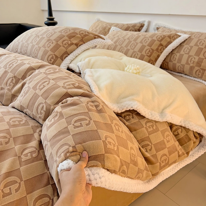 91家纺网 家纺一手货源 找家纺 2024新款简约包边全消光雕花牛奶绒兔兔绒四件套 包边绒 麦格娅 咖