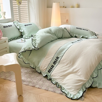 91家纺网 家纺一手货源 找家纺 （总）凯美家居 2024新款牛奶绒刺绣花边四件套-美丽格