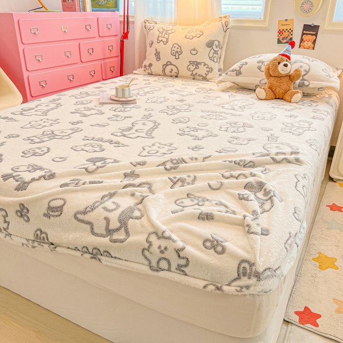 91家纺网 家纺一手货源 找家纺 韩巢家纺 2024新款加厚雪花绒卡通印花保暖床笠三件套 灰色轨迹