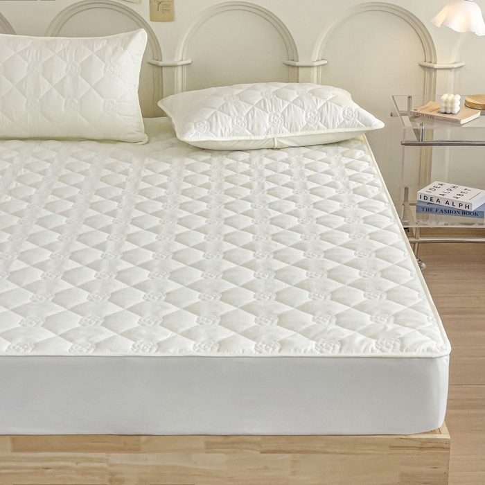 91家纺网 家纺一手货源 找家纺 丝涟家居 2025新款A类亲肤棉防水防污床笠--花朵款 玫瑰花-月光白