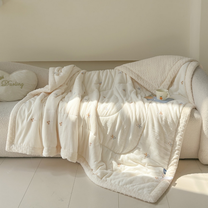 91家纺网 家纺一手货源 找家纺 木楌家居 2025新款全棉A类皱皱纱刺绣手包边豆豆被 允禾