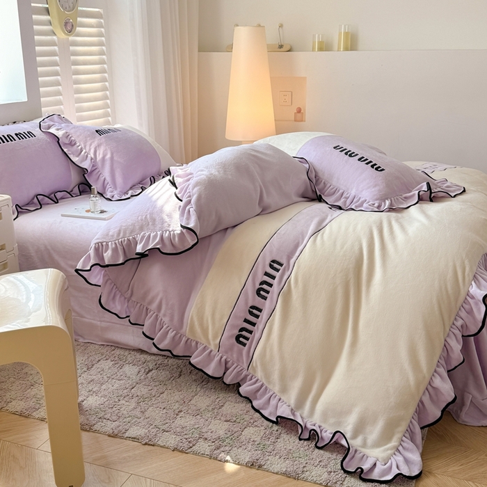 91家纺网 家纺一手货源 找家纺 凯美家居 2024新款牛奶绒刺绣花边四件套-美丽格 美丽格-紫