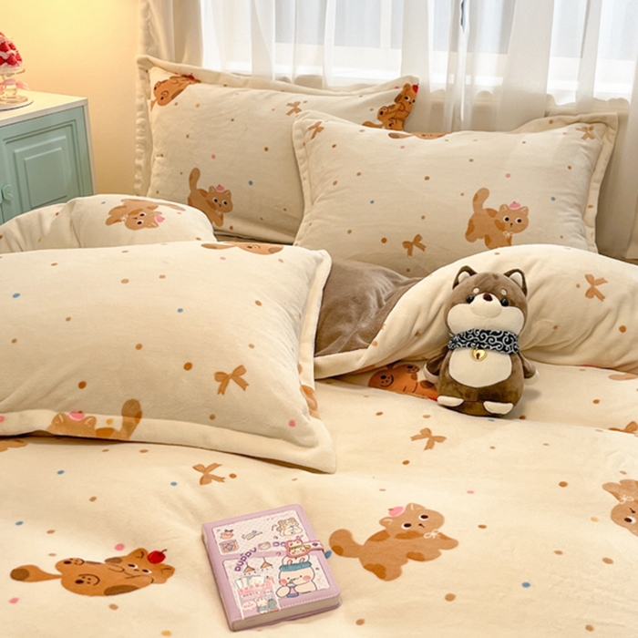 91家纺网 家纺一手货源 找家纺 慕尚家纺 2025新款3.5kg高克重田园花卉类牛奶绒四件套 奇妙猫