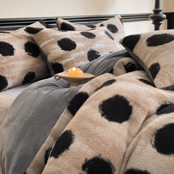 91家纺网 家纺一手货源 找家纺 2025秋冬新品保暖加厚绒类多莉羊绒四件套-【玛丽亚】 鲁克林淡可可