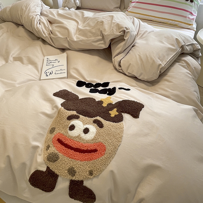 91家纺网 家纺一手货源 找家纺 吉象家纺 2024新款全棉斜纹毛巾绣混搭四件套 香肠嘴娃娃