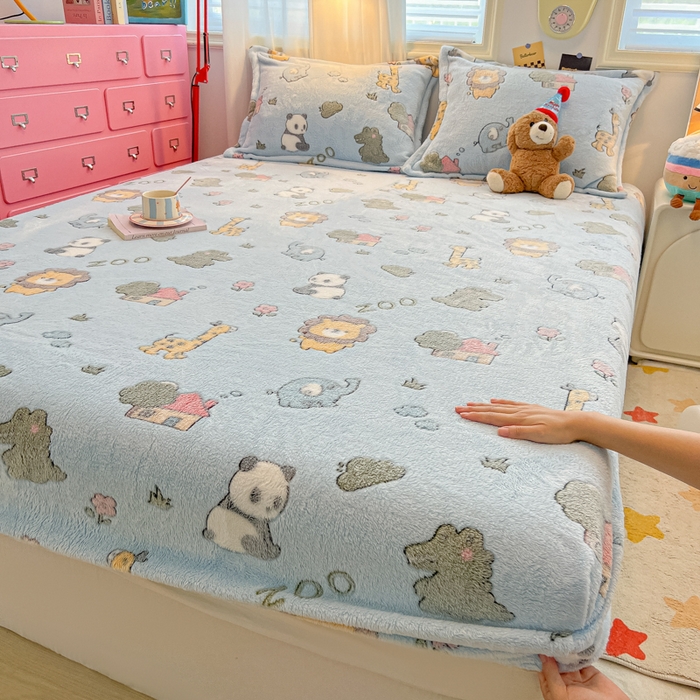 91家纺网 家纺一手货源 找家纺 韩巢家纺 2024新款加厚雪花绒卡通印花保暖床笠三件套 动物世界