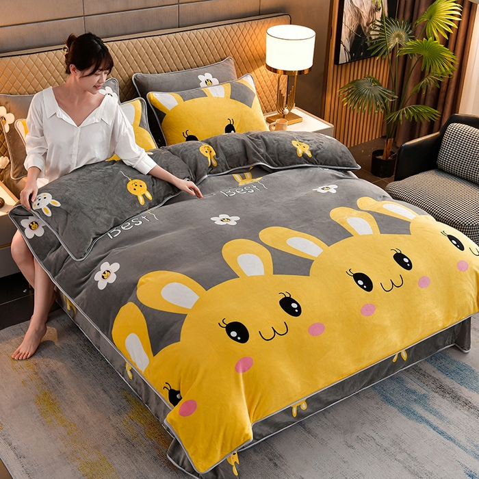 91家纺网 家纺一手货源 找家纺 乐萱 2025新款单被套牛奶绒被罩单件180克 欢乐兔