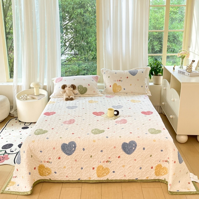 91家纺网 家纺一手货源 找家纺 赫梵茜 2024新款高克重安抚豆豆被套牛奶绒夹棉床盖四件套 七彩爱心