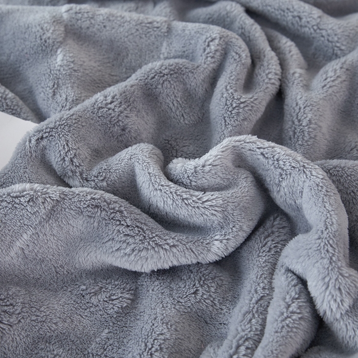 91家纺网 家纺一手货源 找家纺 可思家纺 2024新款纯色仿兔绒泡泡绒毛毯家用四级毯午睡毯 竹兰清羽星空灰