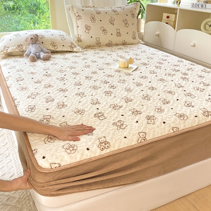 赫梵茜 2024新款高克重安抚豆豆被套牛奶绒夹棉床笠四件套 小熊院长