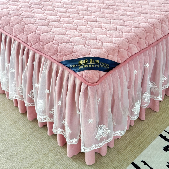 91家纺网 家纺一手货源 找家纺 品乐家纺 2024新款简约牛奶绒夹棉保暖床裙 豆沙