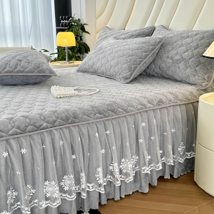 91家纺网 家纺一手货源 找家纺 品乐家纺 2024新款简约牛奶绒夹棉保暖床裙 银灰