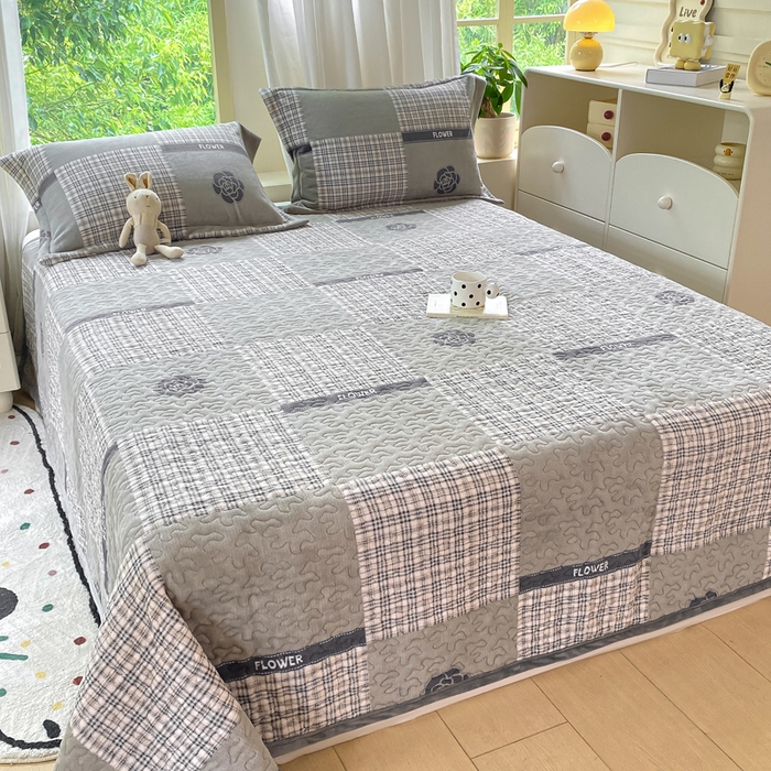 91家纺网 家纺一手货源 找家纺 赫梵茜 2024新款高克重牛奶绒夹棉单床盖 山茶花