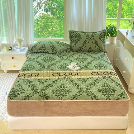 91家纺网 家纺一手货源 找家纺 赫梵茜 2024新款高克重安抚豆豆被套牛奶绒夹棉床笠四件套 CUGGI