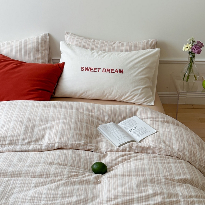 91家纺网 家纺一手货源 找家纺 艾沁家纺 2024新款40S全棉色织水洗提花条纹四件套 花漾-咖（配一对提花枕）