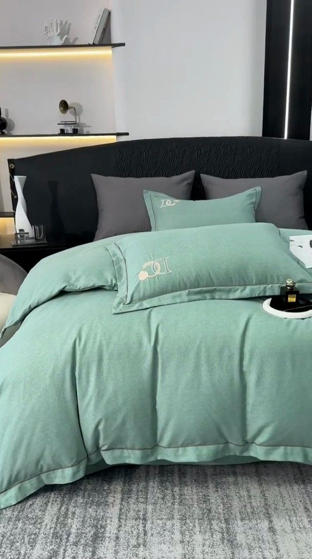 91家纺网 家纺一手货源 找家纺 宜家坊 2024新款加厚肌理纹碳素磨毛刺绣四件套-邂逅系列 邂逅-复古绿