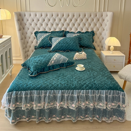 91家纺网 家纺一手货源 找家纺 网红馆（ck家纺） 2025新款高克重天鹅绒刺绣床裙三件套-花语秘境 花语秘境-湖绿