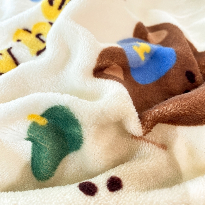 91家纺网 家纺一手货源 找家纺 赫梵茜 2024新款高克重安抚豆豆被套加厚牛奶绒床盖加厚牛奶绒夹棉床笠四件套 复古小熊