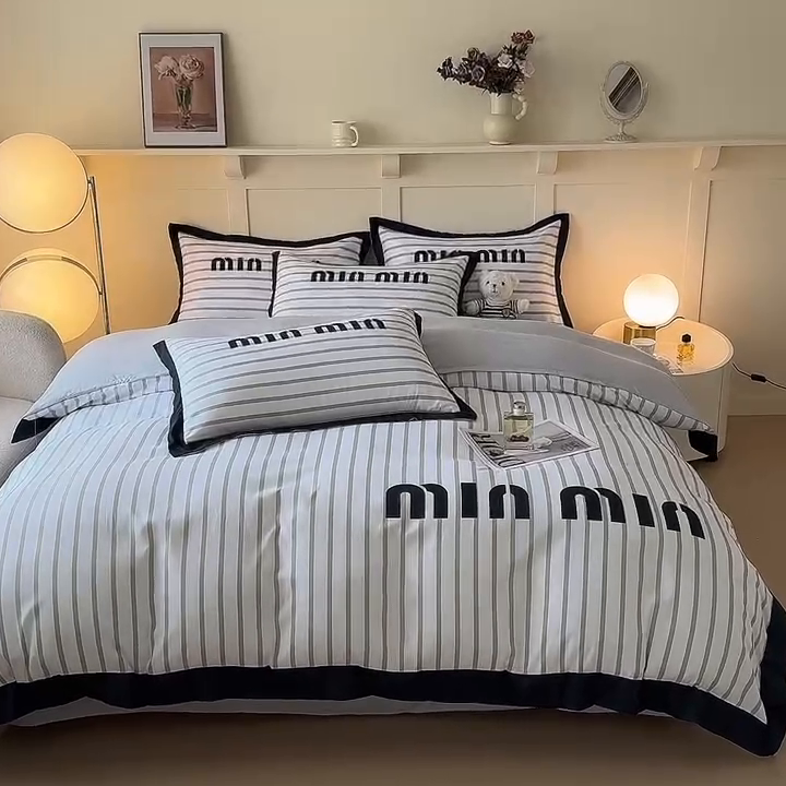 91家纺网 家纺一手货源 找家纺 花沐家居 2024新款亲肤云朵棉四件套加厚印花高克重磨毛四件套直播爆款 条纹绿