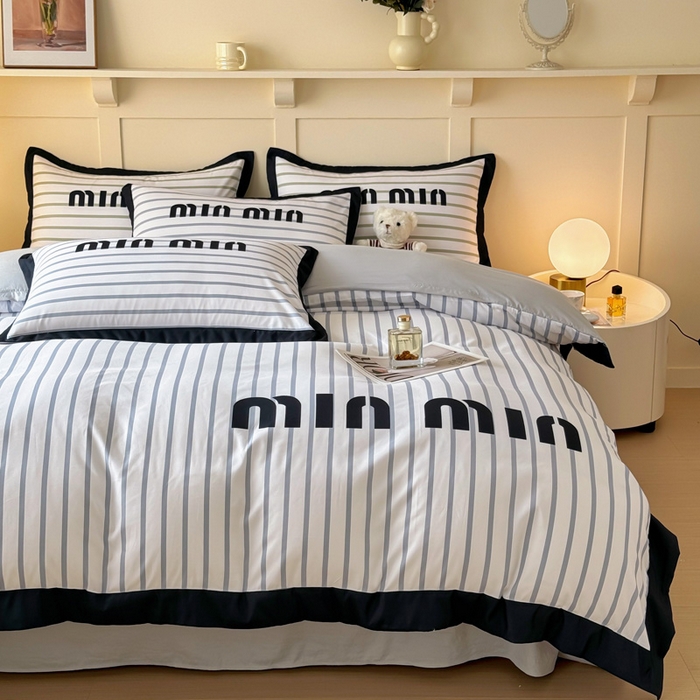 91家纺网 家纺一手货源 找家纺 花沐家居 2024新款亲肤云朵棉四件套加厚印花高克重磨毛四件套直播爆款 条纹灰