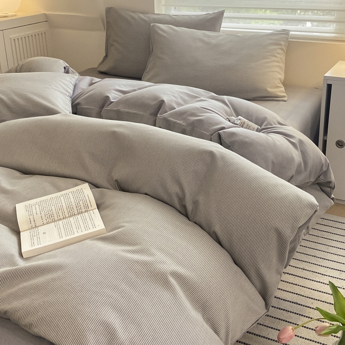 91家纺网 家纺一手货源 找家纺 慕尚家纺 2025新款原棉磨毛四件套单被套系列-单被套 细条雅致灰