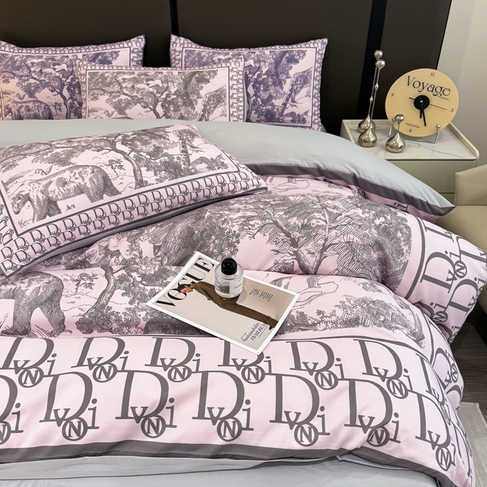 91家纺网 家纺一手货源 找家纺 花沐家居 2024新款亲肤云朵棉四件套加厚印花高克重磨毛四件套直播爆款 灰粉迪